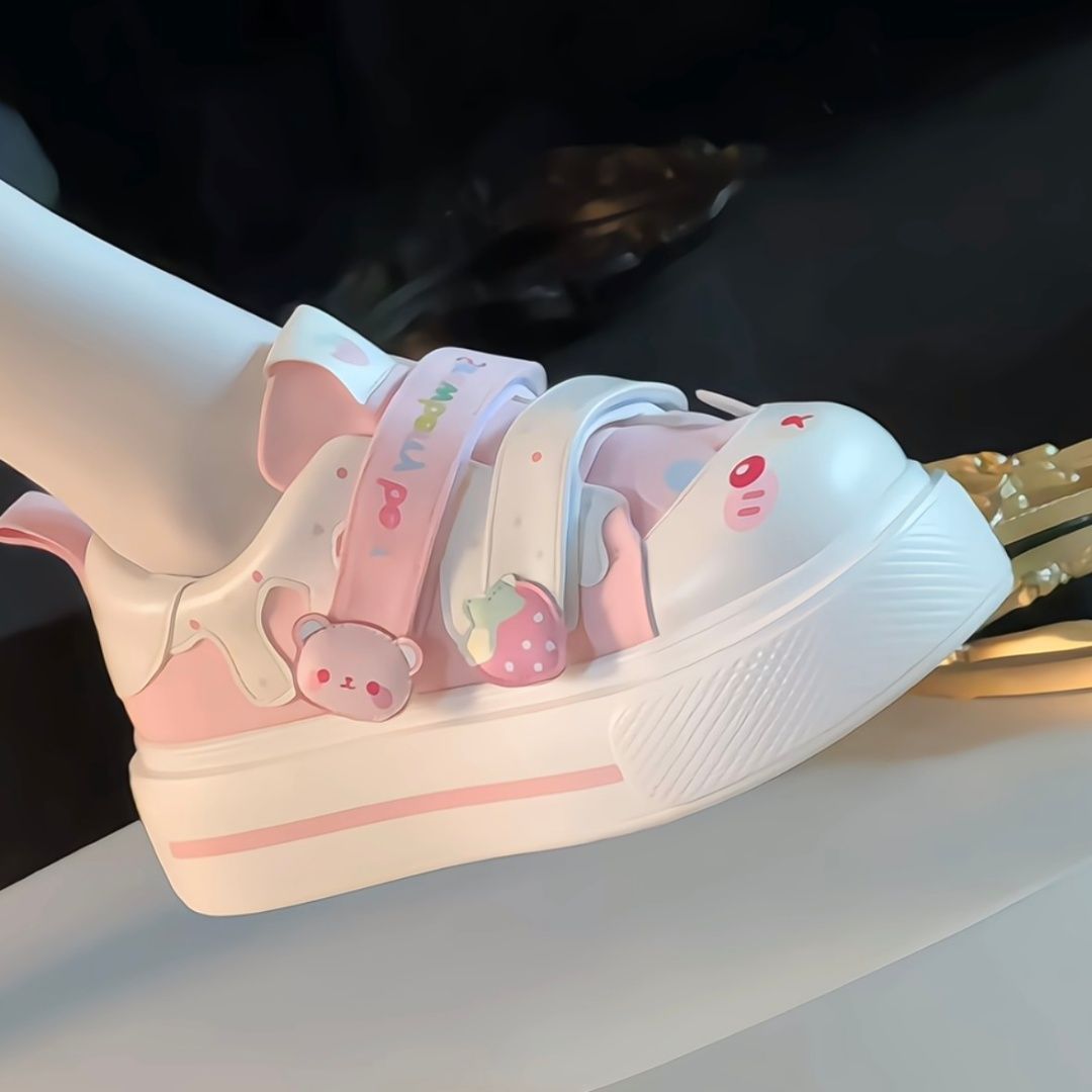 Women Shoes Sale - 2026年秋新作 可愛いイチゴ柄ベアロリータキャンバスシューズ レディース 厚底 ビッグトゥ ブレッドシューズ