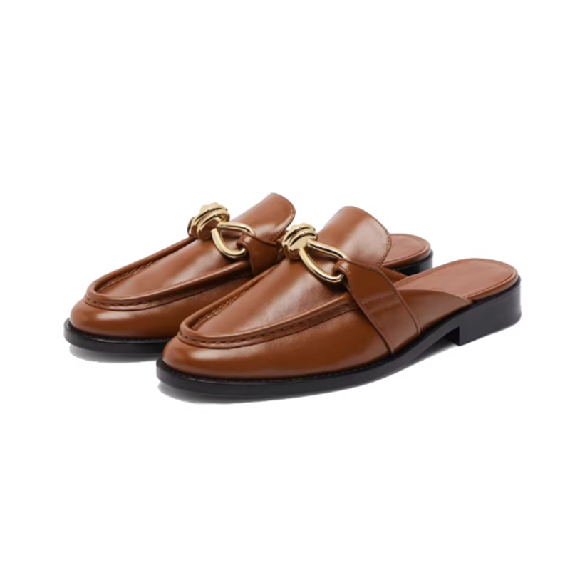 Slip On Mule Flat - 金属バックルハーフスリッパ女性のためのレトロ高品質本革ミュールシューズ快適なフラット男性と女性のデザイナーシューズ
