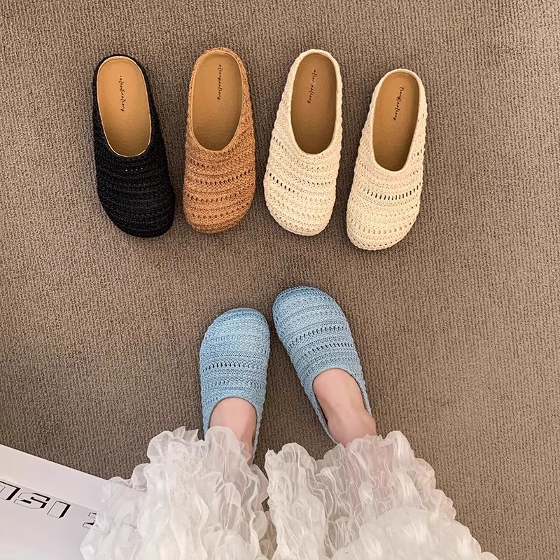 Slip On Mule Flat - 女性用ラフィア織りミュールスリッパ、夏用通気性メッシュ、つま先が覆われたスライド、カジュアルフラットサンダル、ビーチリゾート、バケーション、スリッポンシューズ