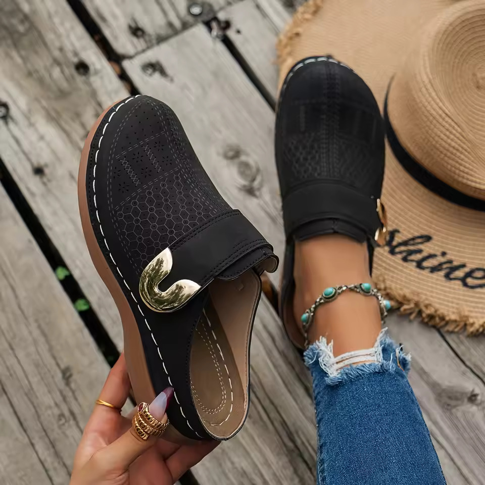 Slip On Mule Flat - 女性用コンフォートミュールスリッポンシューズ、中空ノンスリップフラットローファー、カジュアルで通気性のあるクローズドトゥバックレススリッパ、仕事、オフィス、ウォーキング用