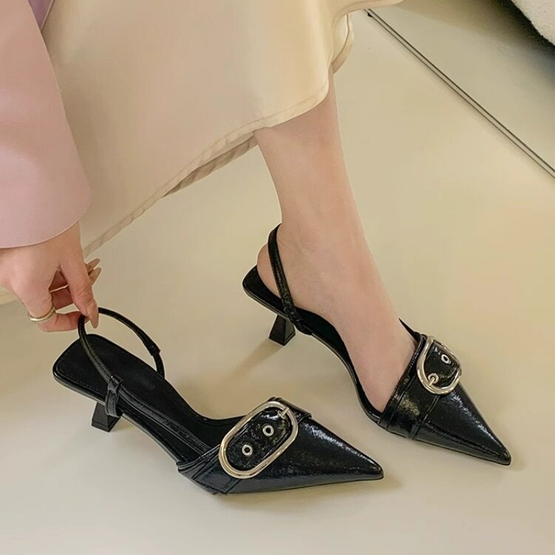 新しいレトロファッションセクシーなデザイナーパテントレザーポ - Patent Leather Pump のレビューと価格