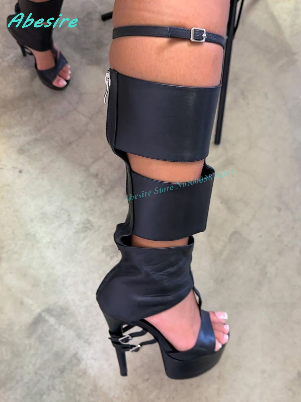 レッドフェイクレザーカットアウトグラディエーターニーハイサン - Knee High Boots Women のレビューと価格