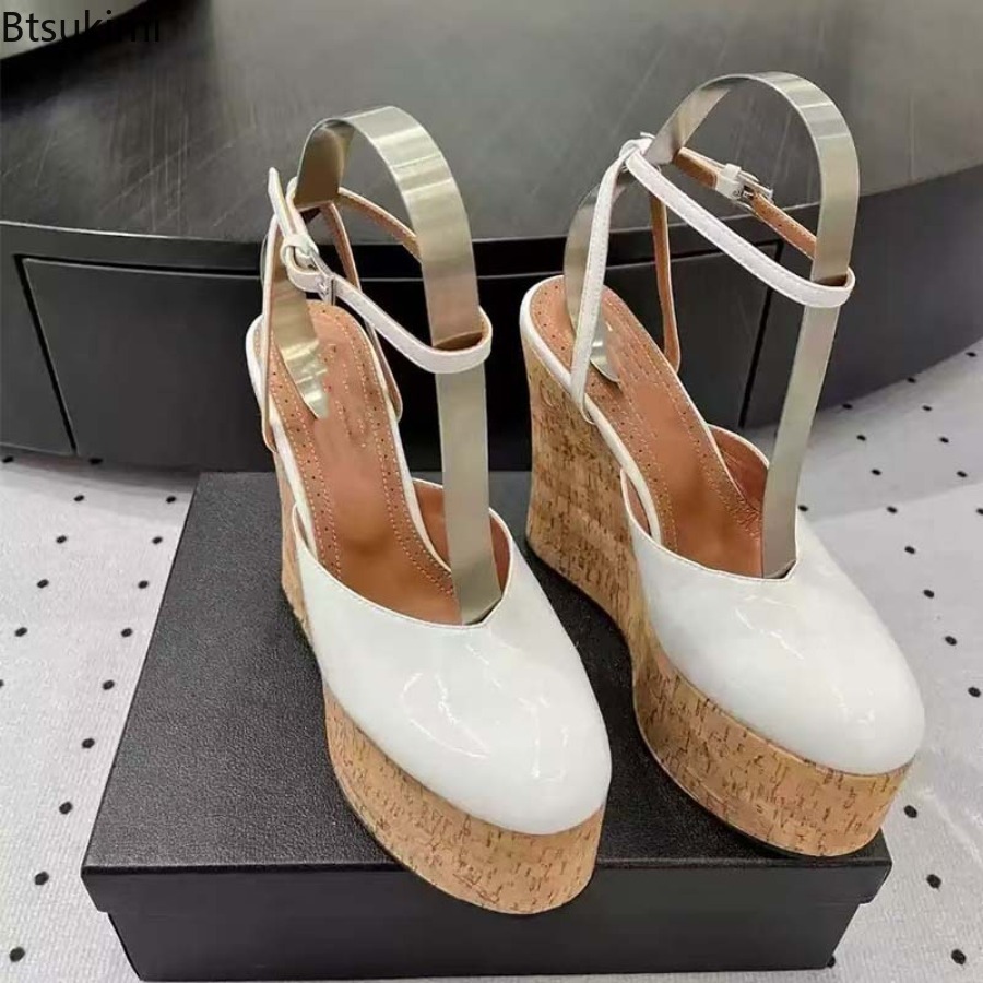 女性のパテントレザーウェッジサンダルアンクルストラップコルク - Cork Wedge Sandal のレビューと価格