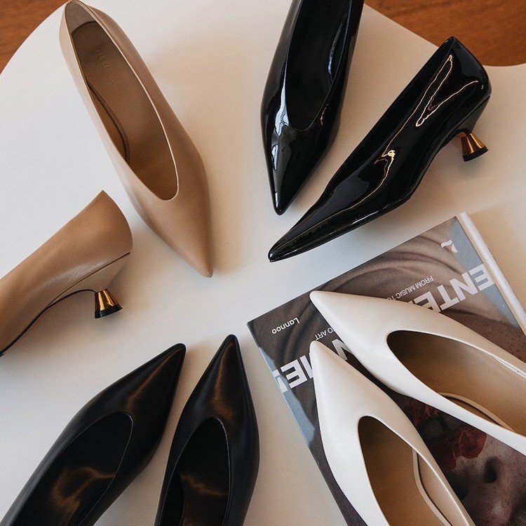 デザイナーパテントレザーポインテッドトゥ女性パンプスシューズ - Patent Leather Pump のレビューと価格