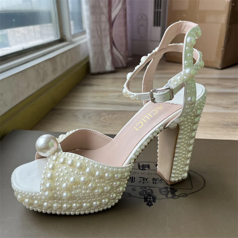 高級ブランドの女性の靴完全手作りパール厚いヒールサンダル結婚 - Women Shoes Luxury Brand のレビューと価格