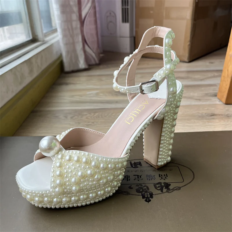 高級ブランドの女性の靴完全手作りパール厚いヒールサンダル結婚 - Women Shoes Luxury Brand のレビューと価格