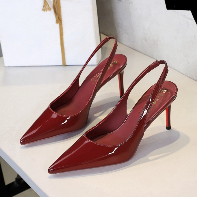 新しいヨーロッパとアメリカの尖ったハイヒール、パテントレザー - Patent Leather Pump のレビューと価格