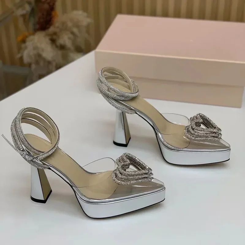 プラットフォームクリスタル愛の装飾サンダルセクシーなポインテ - Metallic Heel Sandal のレビューと価格
